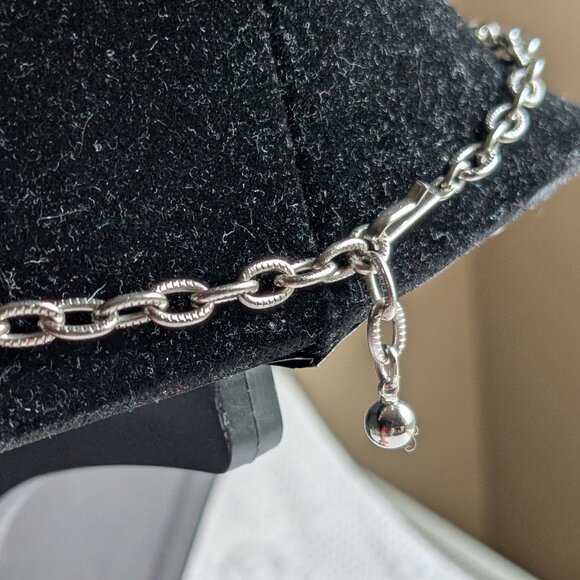 Gold and Silver Metal Geometric Necklace - Picture 5 of 10